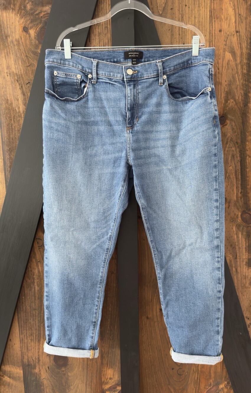 Banana Republic Women’s Girlfriend Jeans Light Wash Stretch Denim Relaxed 16